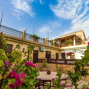 Riad 53 - Luxury Oasis Fès